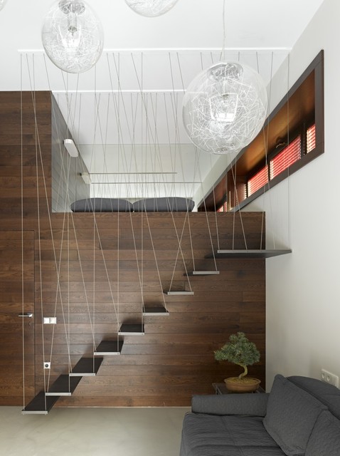 Загородный дом в поселке Светлогорье contemporary-staircase