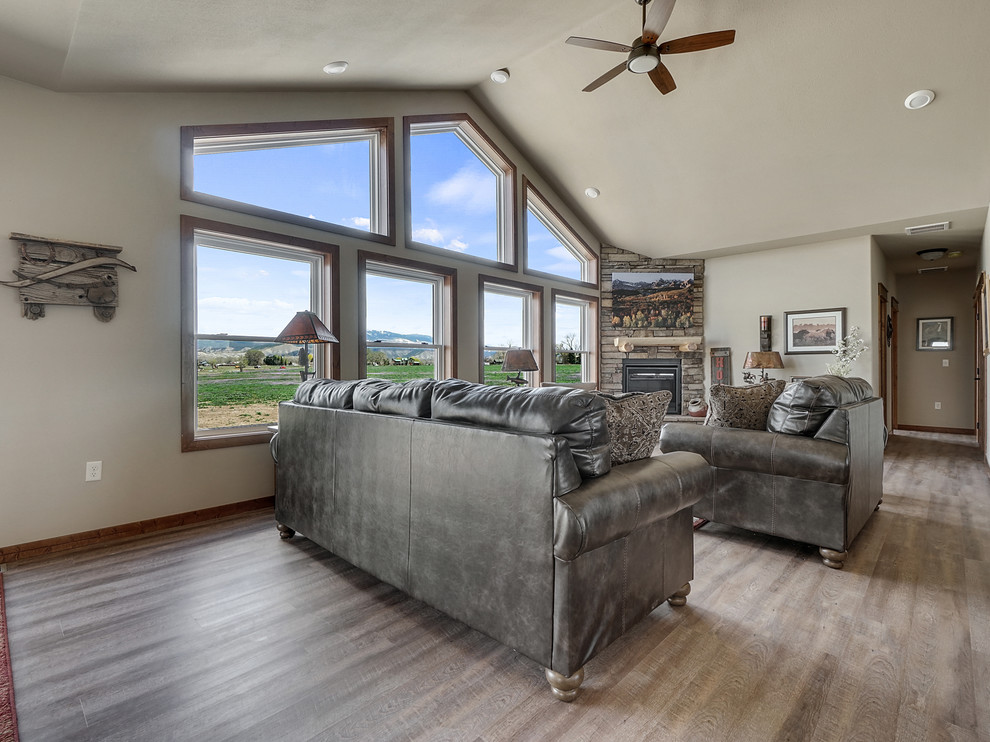 Example of a mountain style home design design in Minneapolis