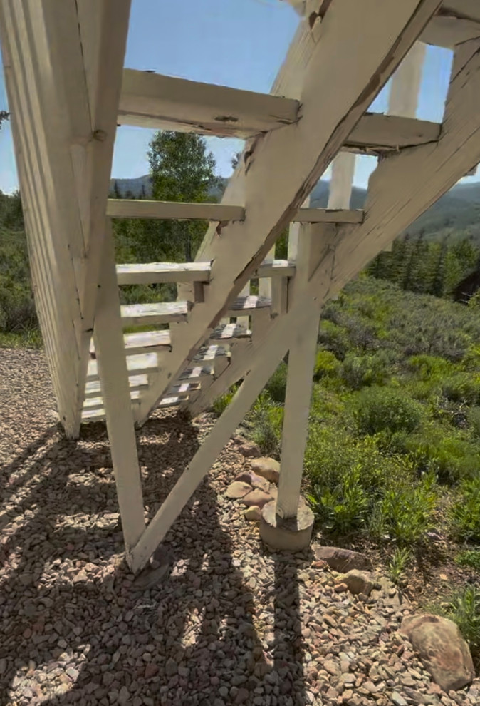OAKLEY BACK DECK & STAIRS-Before Demo
