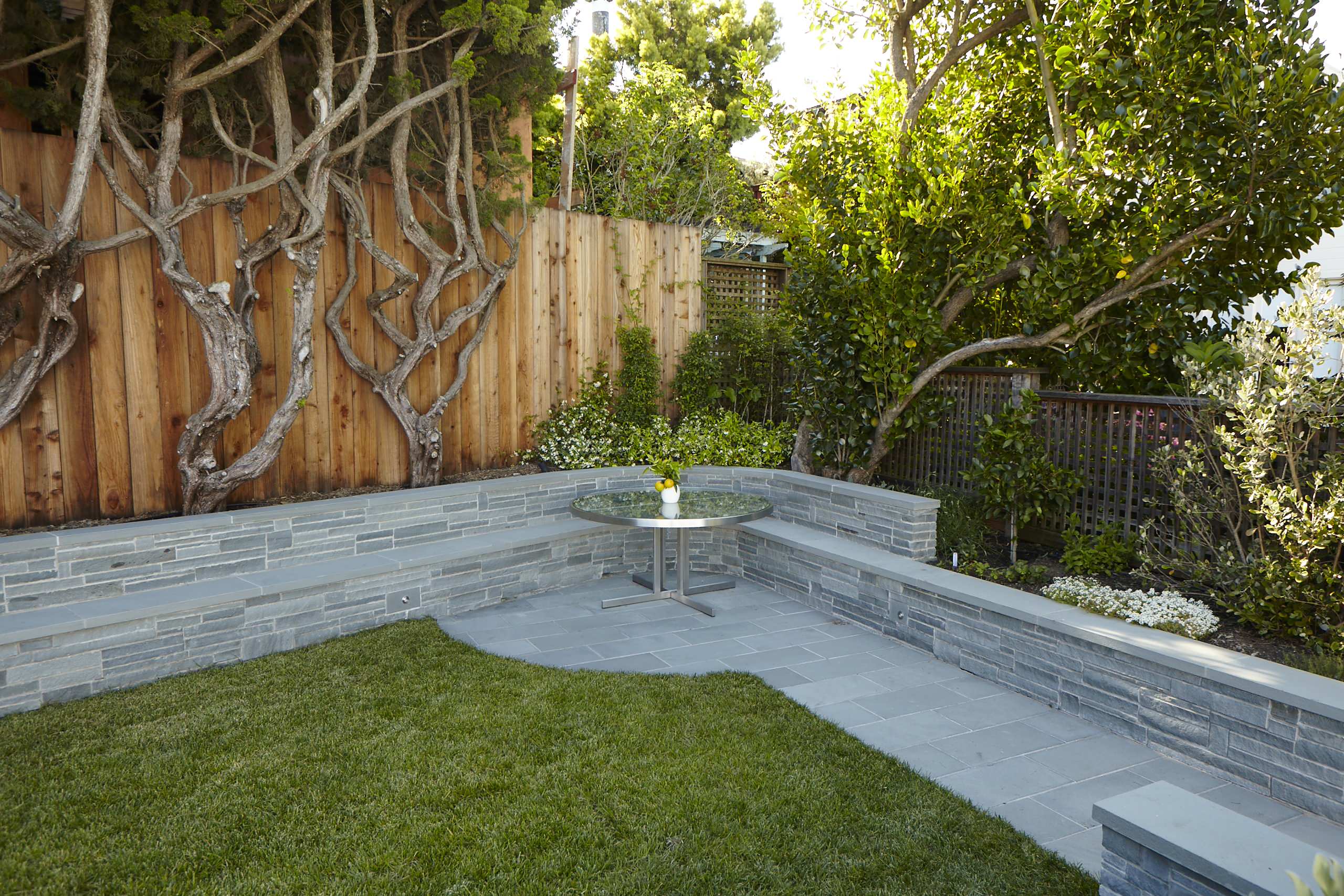 Corner Fence - Photos \u0026 Ideas | Houzz, image size:2560x1707