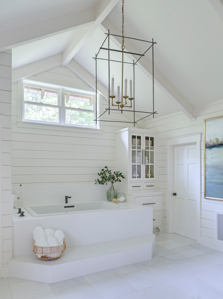 Design ideas for a country bathroom in Little Rock.