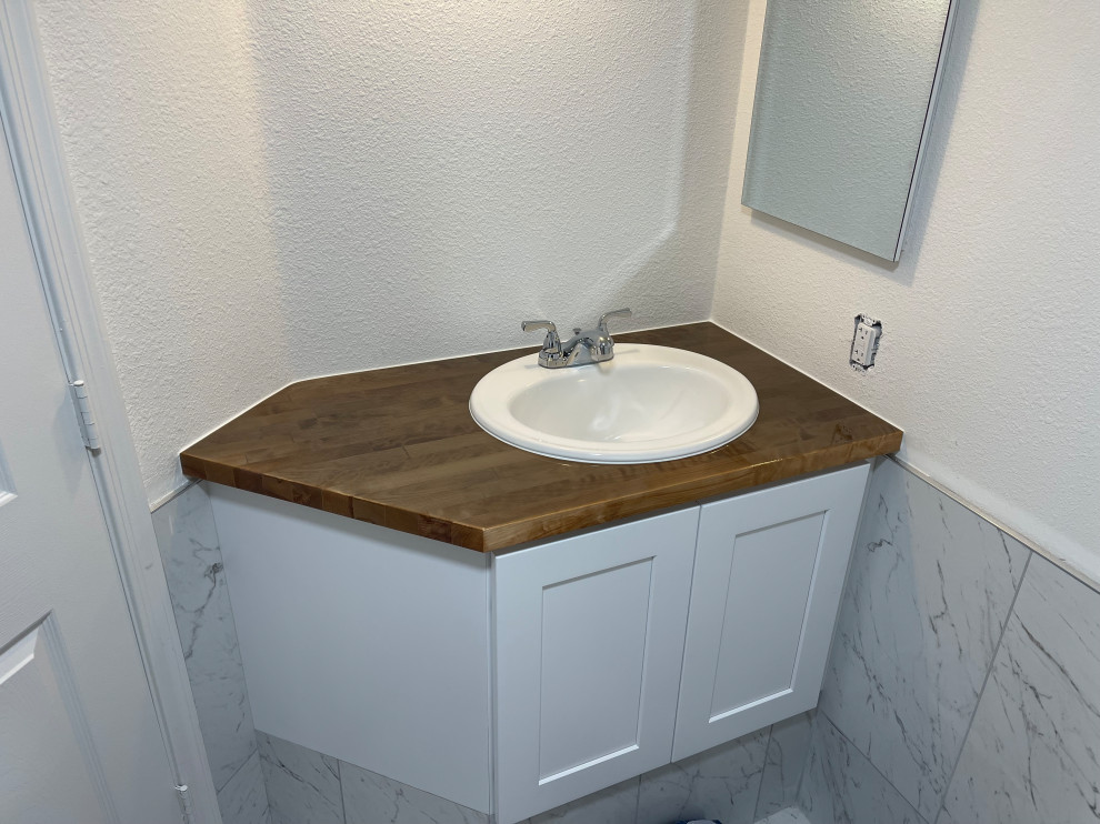 Winthrop Circle Bathroom - Laundry - Fireplaces