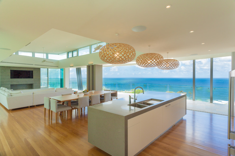 Inspiration for a beach style kitchen in Sunshine Coast.