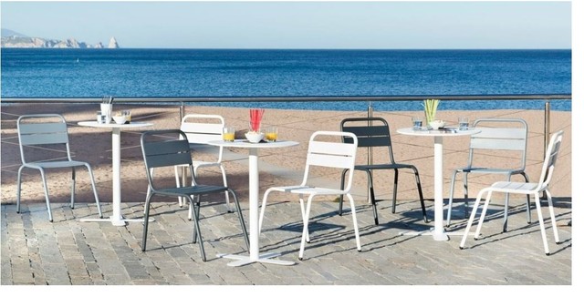 Table Gueridon Nice mediterranean-courtyard