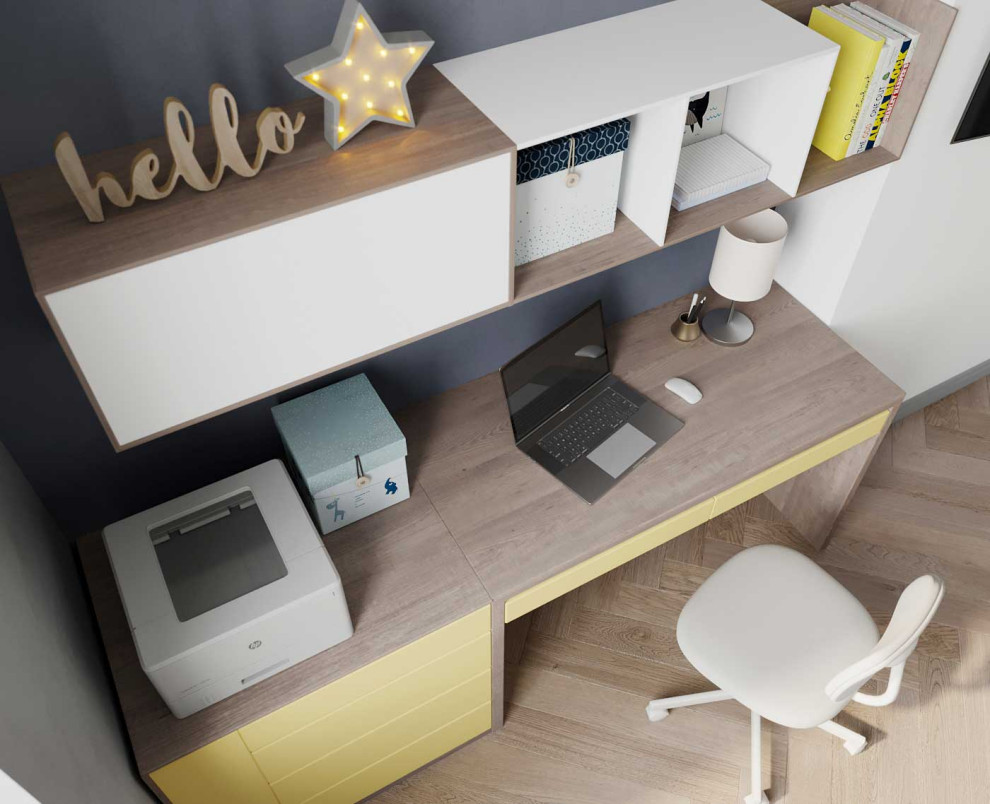 Светлая и функциональная комната мальчика