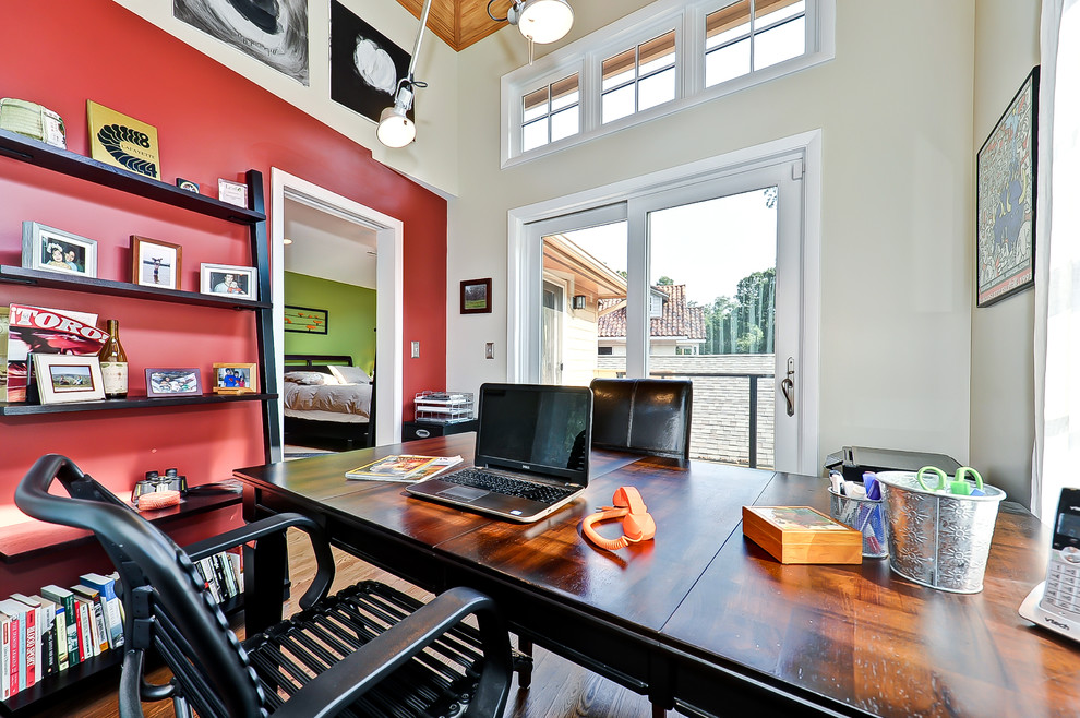 Photo of a contemporary home office in DC Metro with grey walls.