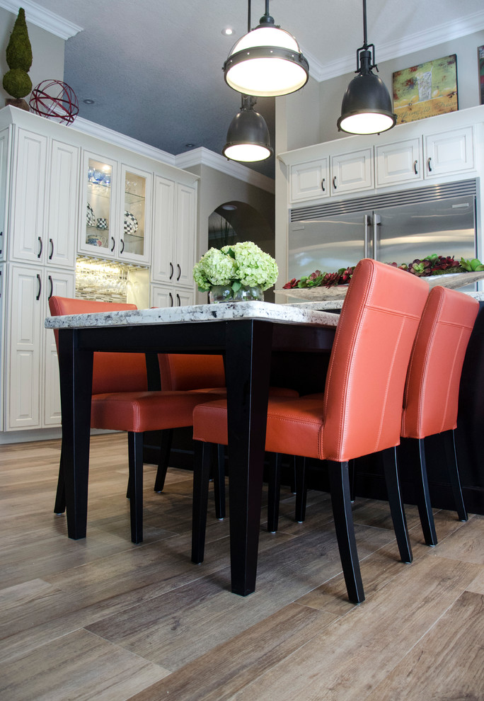 Home design - transitional home design idea in Miami