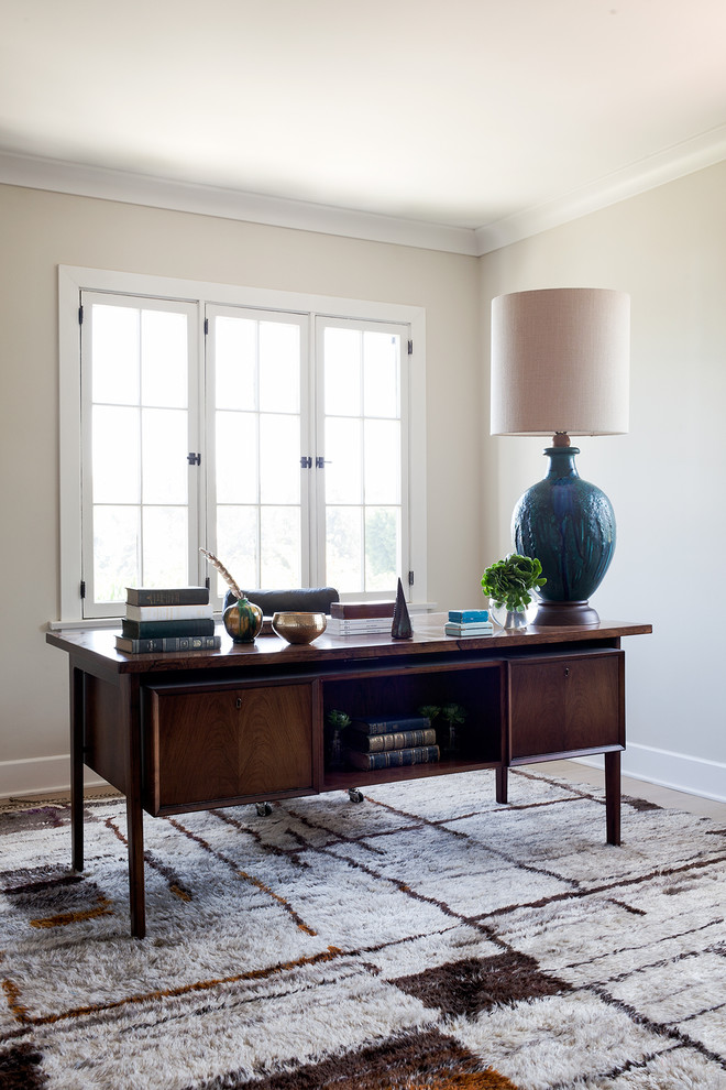 Trendy home office photo in Los Angeles