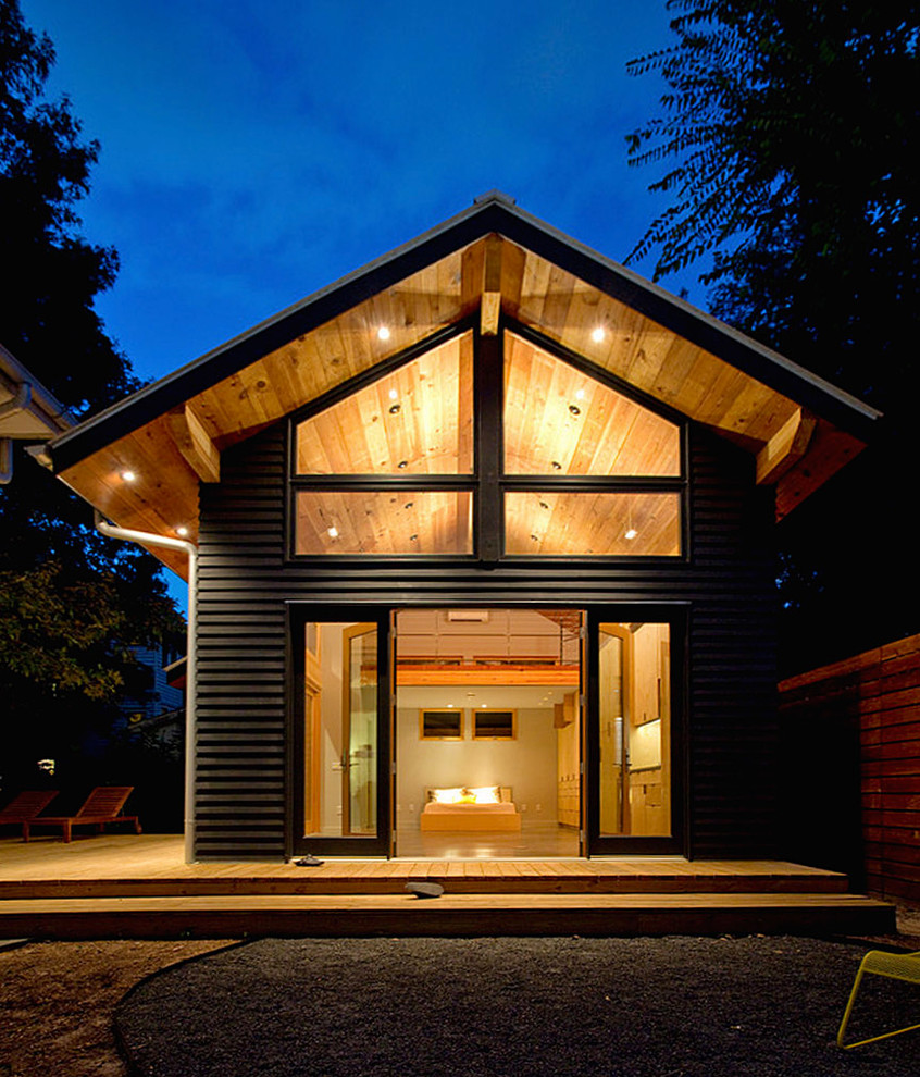 Design ideas for an arts and crafts exterior in Houston.