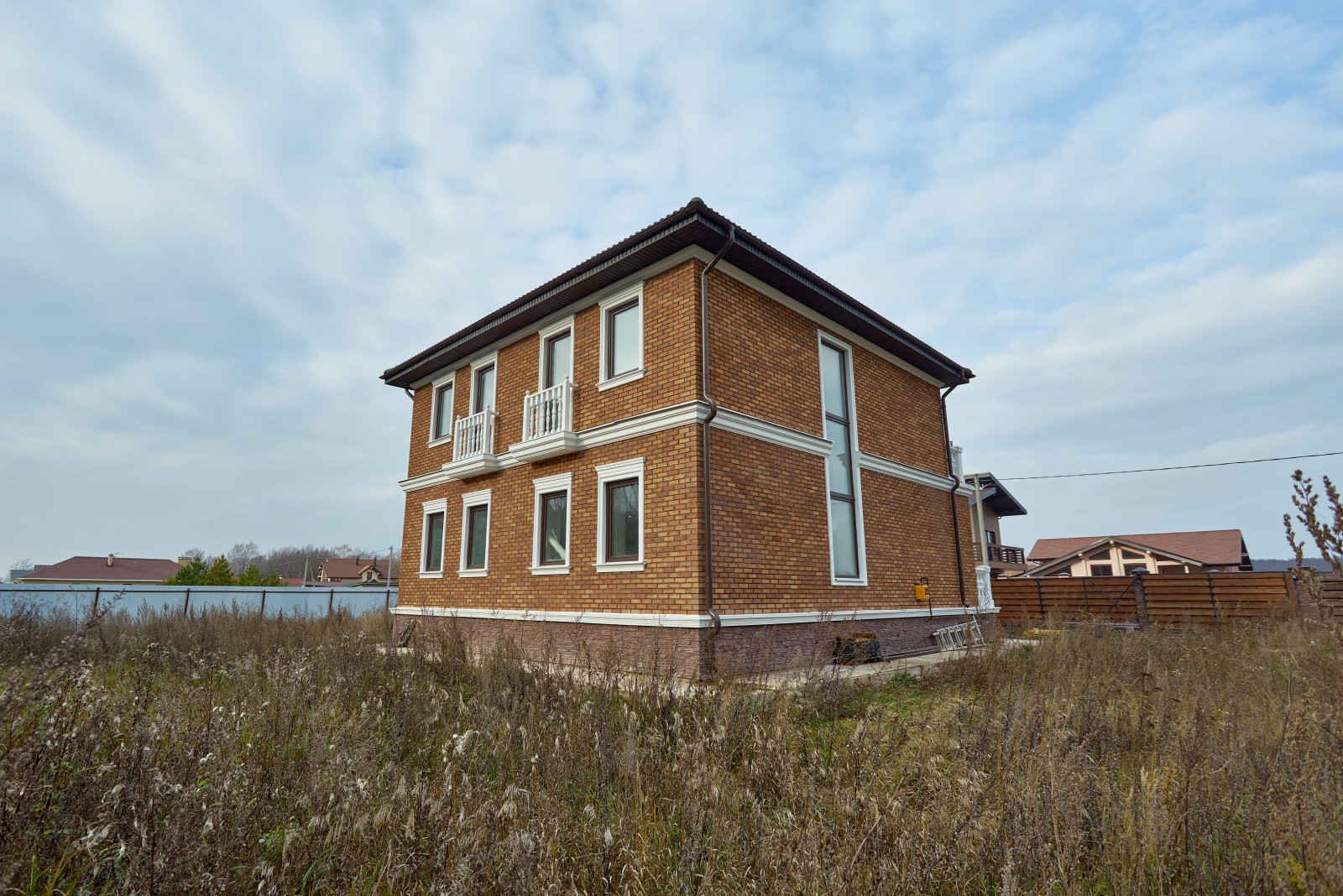 Дом в английском стиле. 255 м^2 г.Казань деревня Зимняя Горка.