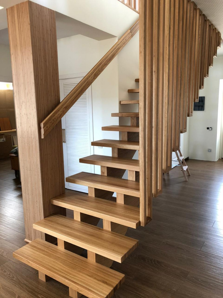 Лестница из массива дуба.