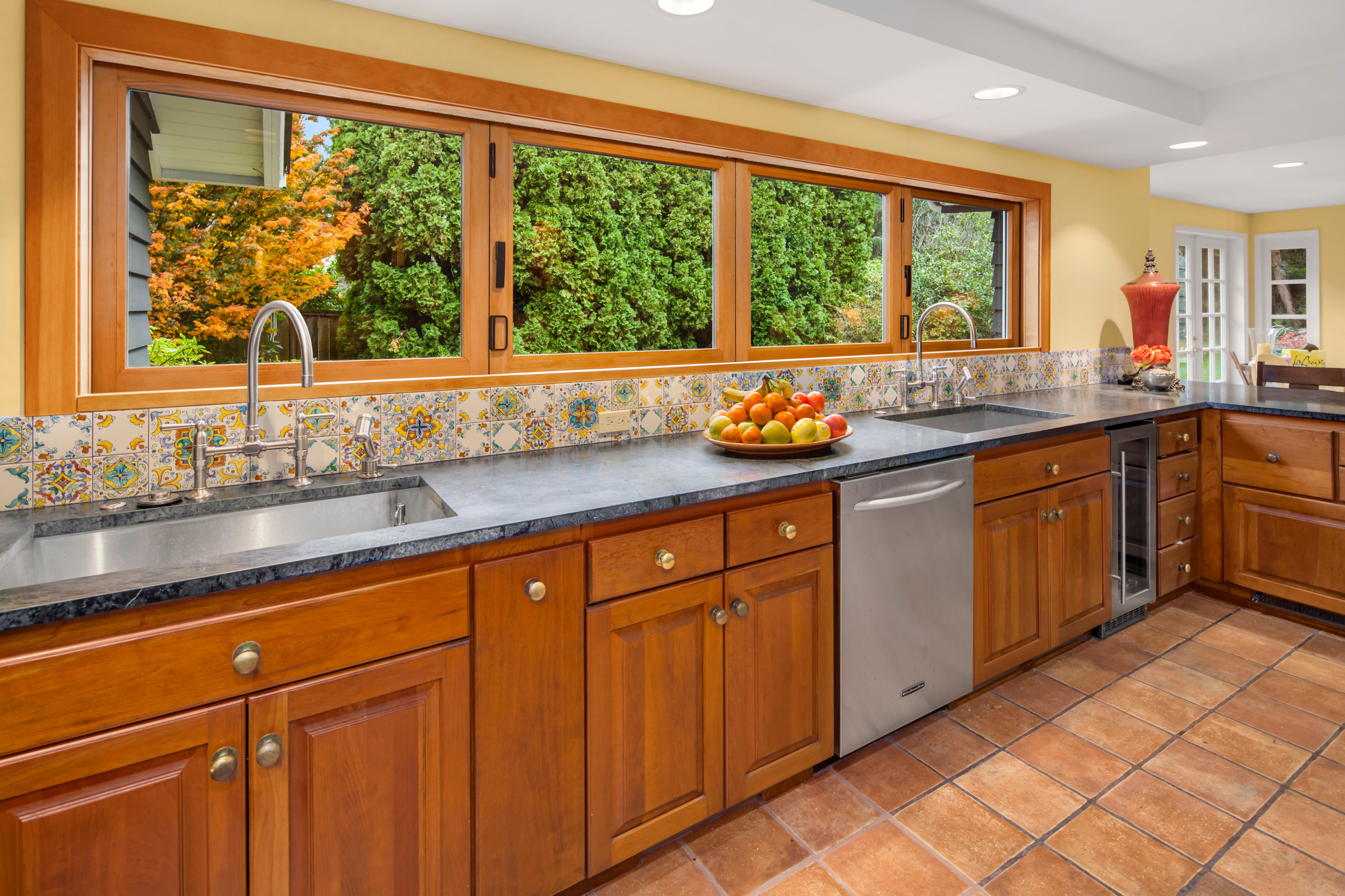 Mediterranean Kitchen I Clyde Hill