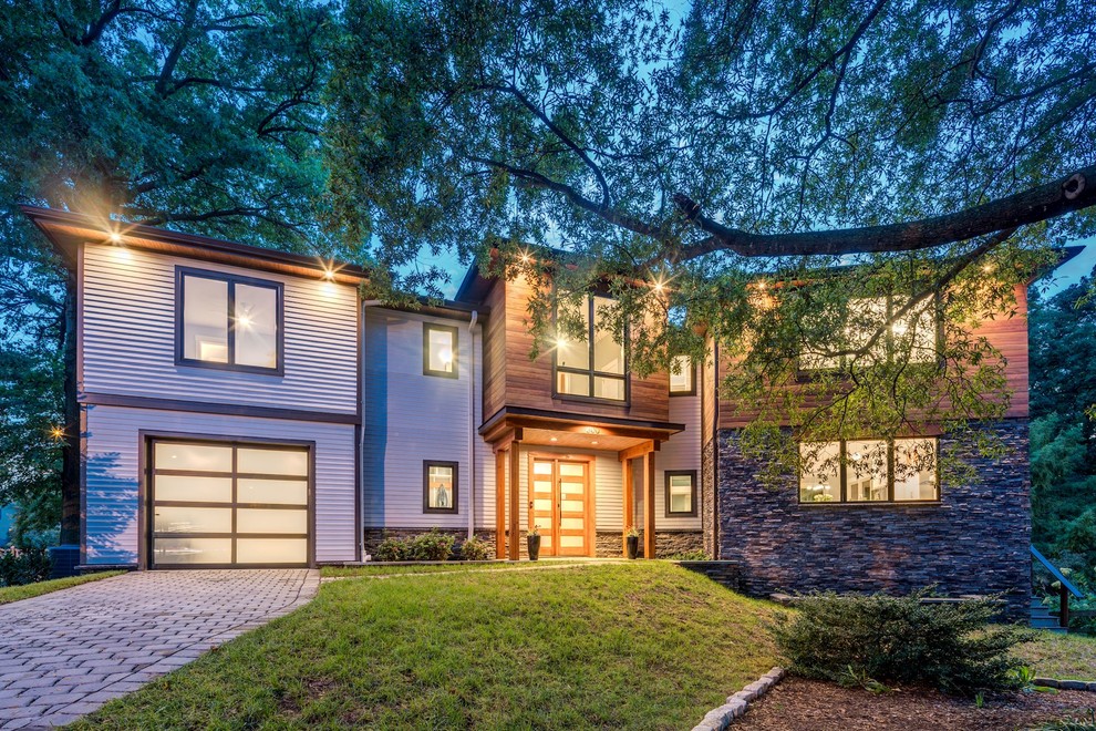Example of a transitional home design design in DC Metro