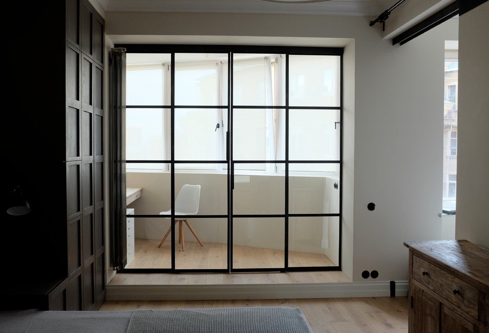 Перегородки из чёрного металла и стекла