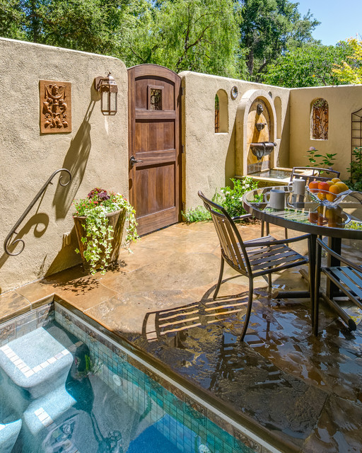 Exteriors mediterran-patio