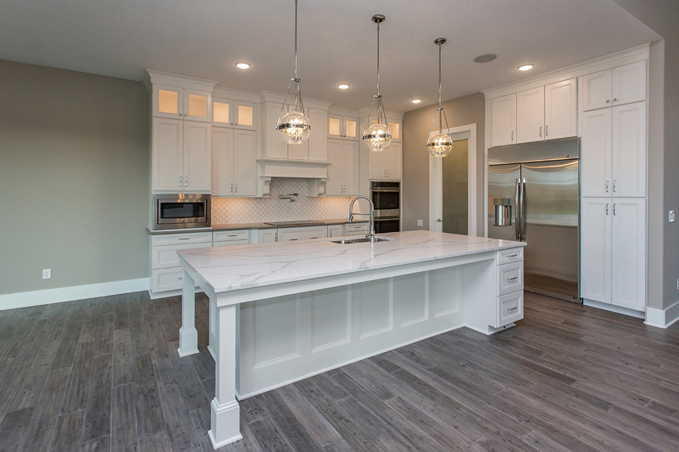 Kitchen - transitional kitchen idea