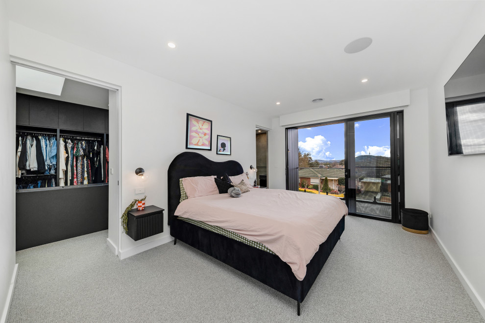 Inspiration for a bedroom in Gold Coast - Tweed.