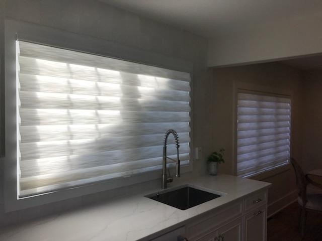 Alustra Vignette Modern Roman Shade