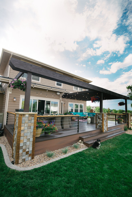 Large deck addition industriell-traedaeck