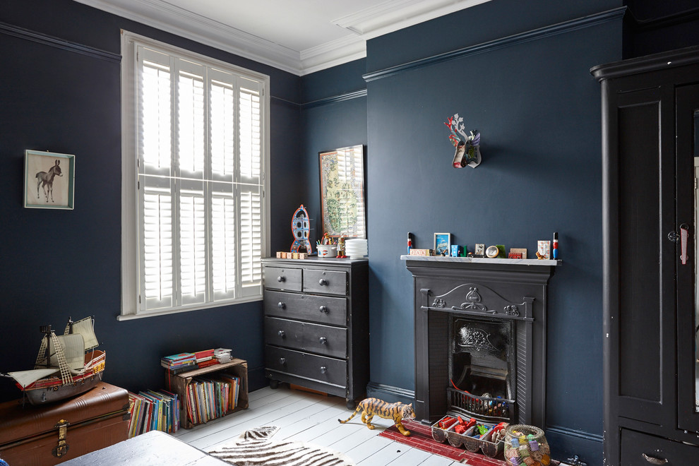 Inspiration for a traditional kids' room in London.