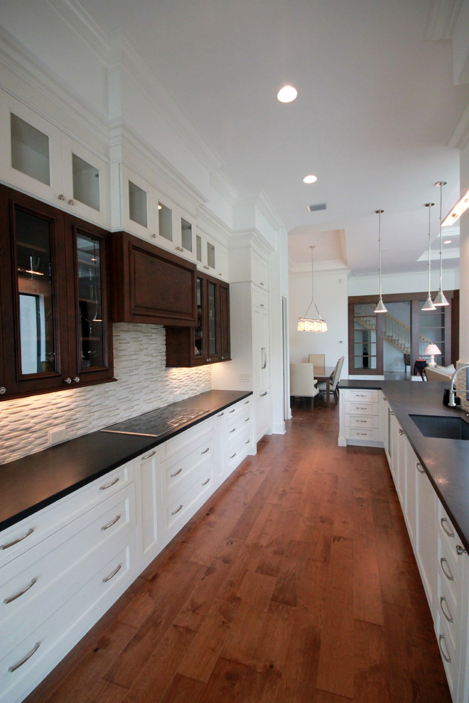 Transitional kitchen photo in Miami