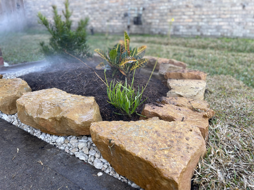 Inspiration for a rustic home design remodel in Houston