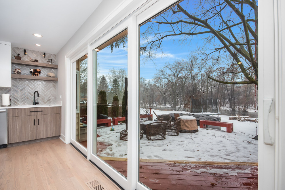 Inspiration for a modern home design remodel in Chicago