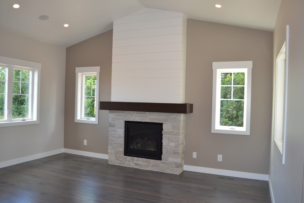 Home design - transitional home design idea