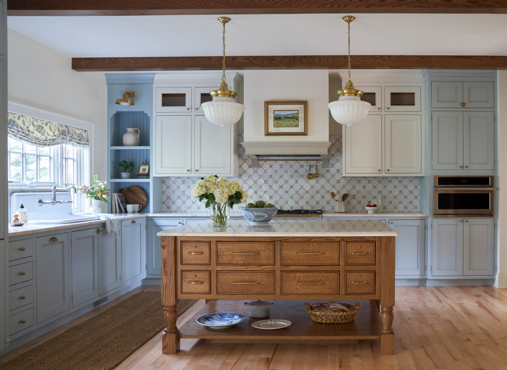 Example of a classic kitchen design in Milwaukee