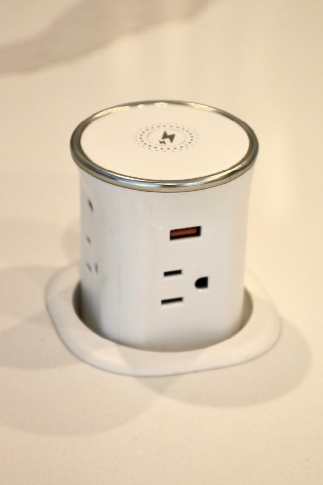 Broom Drive Residence - Kitchen