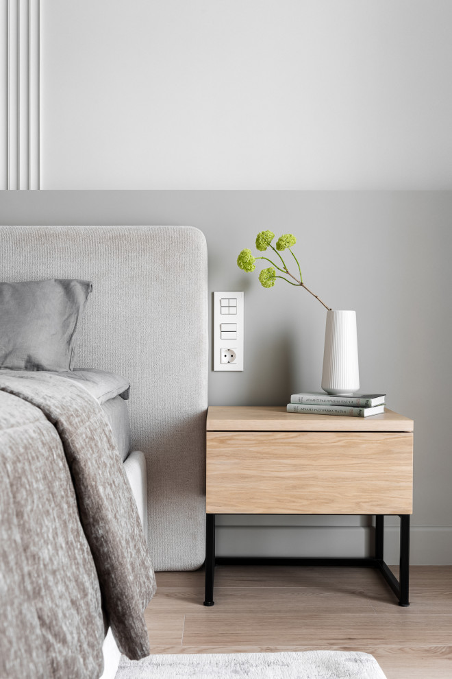 на стороне монохрома