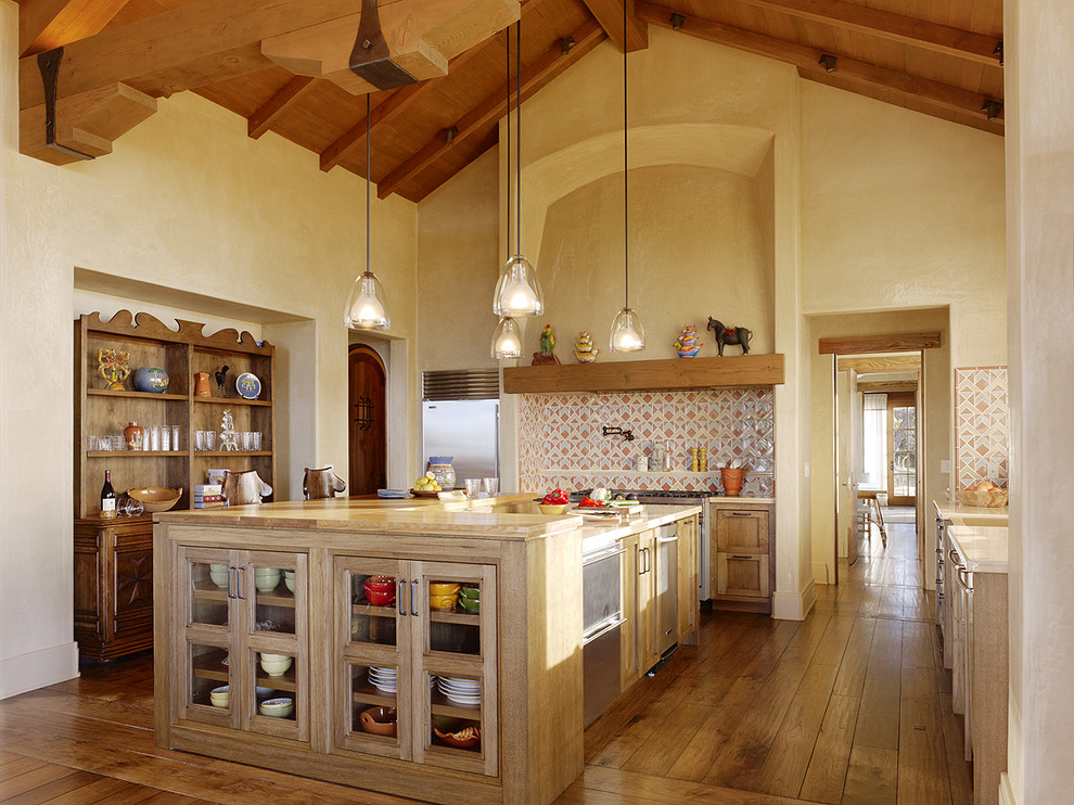 Inspiration for a traditional kitchen in San Francisco with stainless steel appliances.