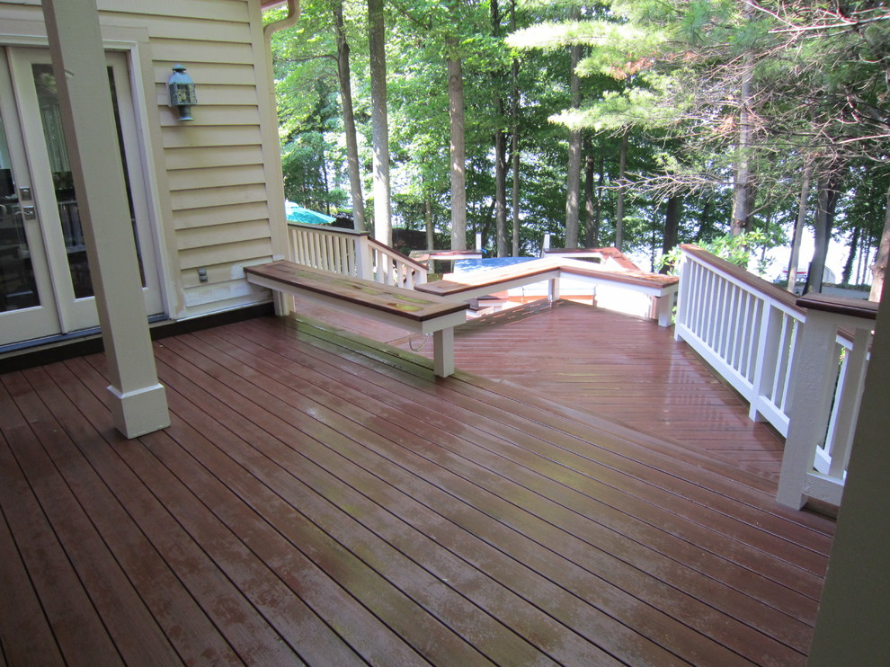 Example of a backyard deck design in Indianapolis
