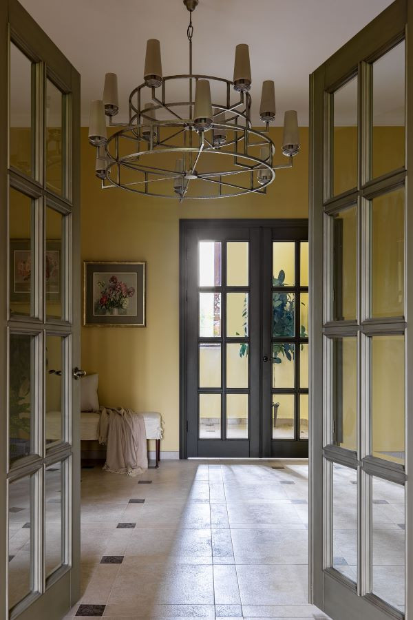 Окрашенные двери