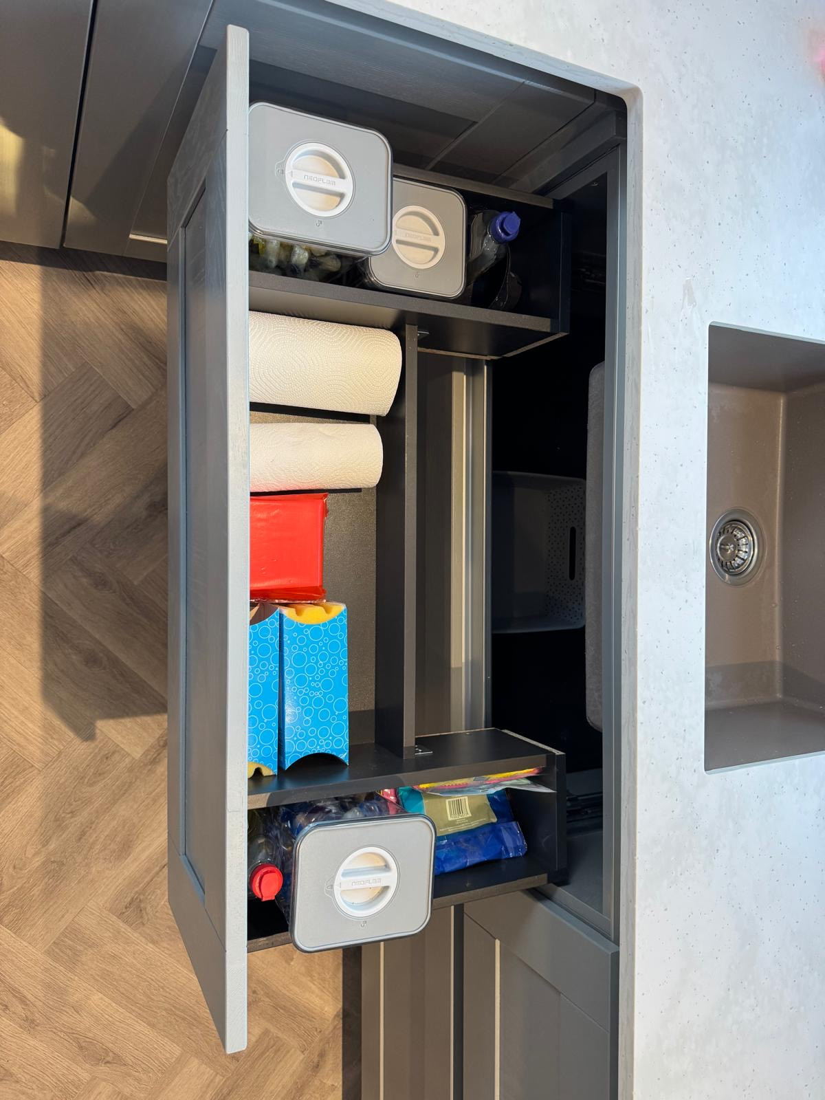 True Handleless Shaker Kitchen