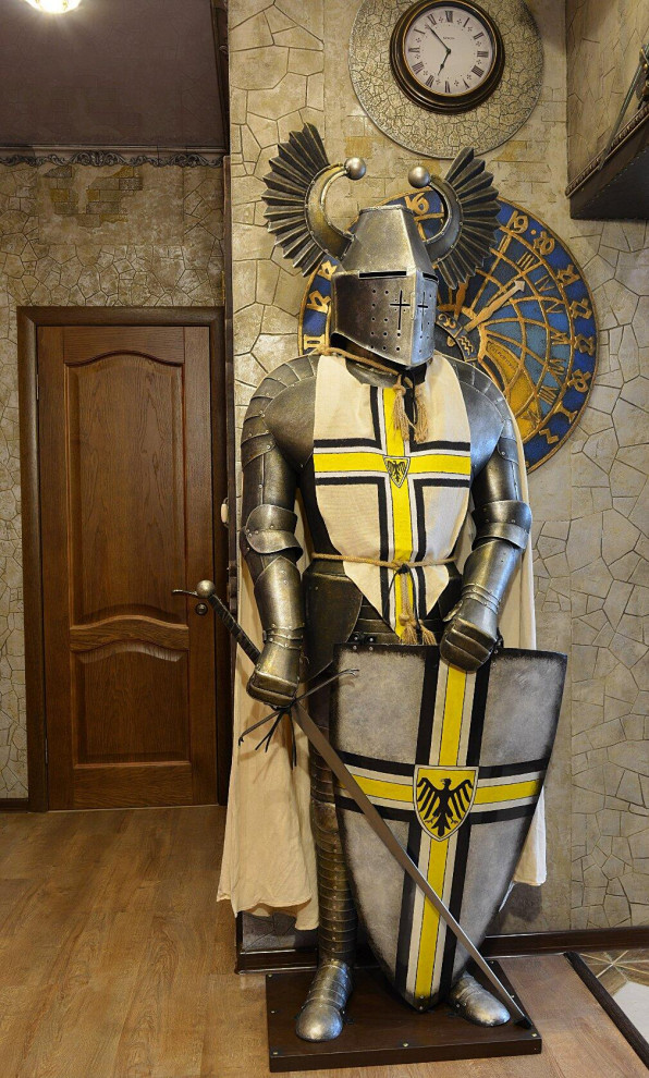 Интерьерные скульптуры рыцарей