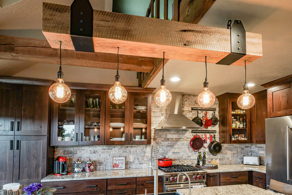 Mountain style home design photo in Milwaukee