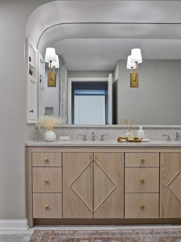 Inspiration for a transitional bathroom remodel in Chicago