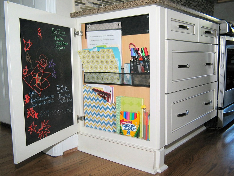 Transitional kitchen photo in Raleigh