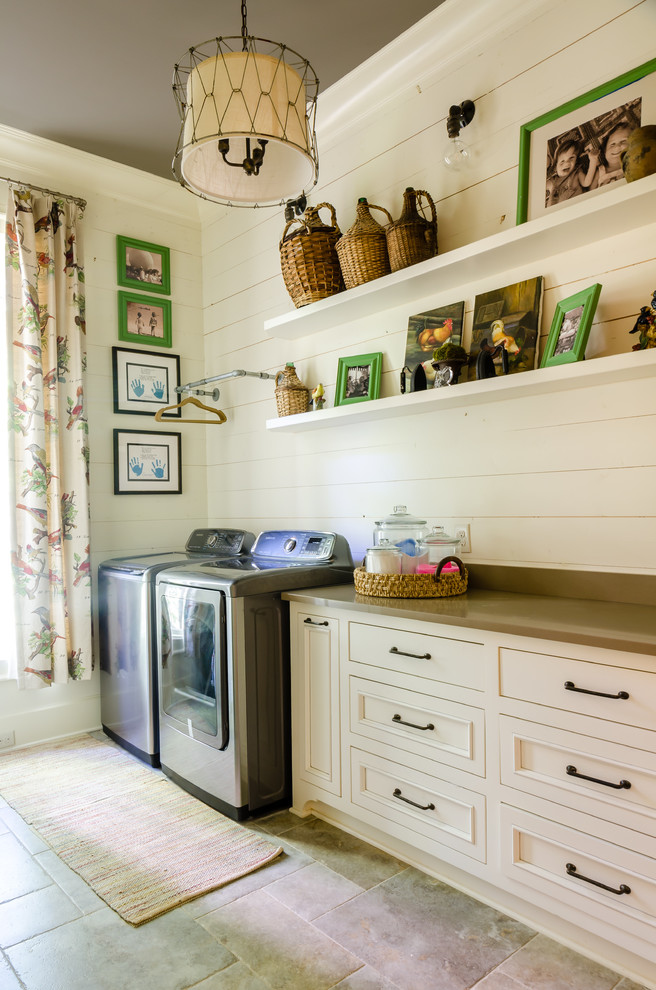 Inspiration for a farmhouse home design remodel in Miami