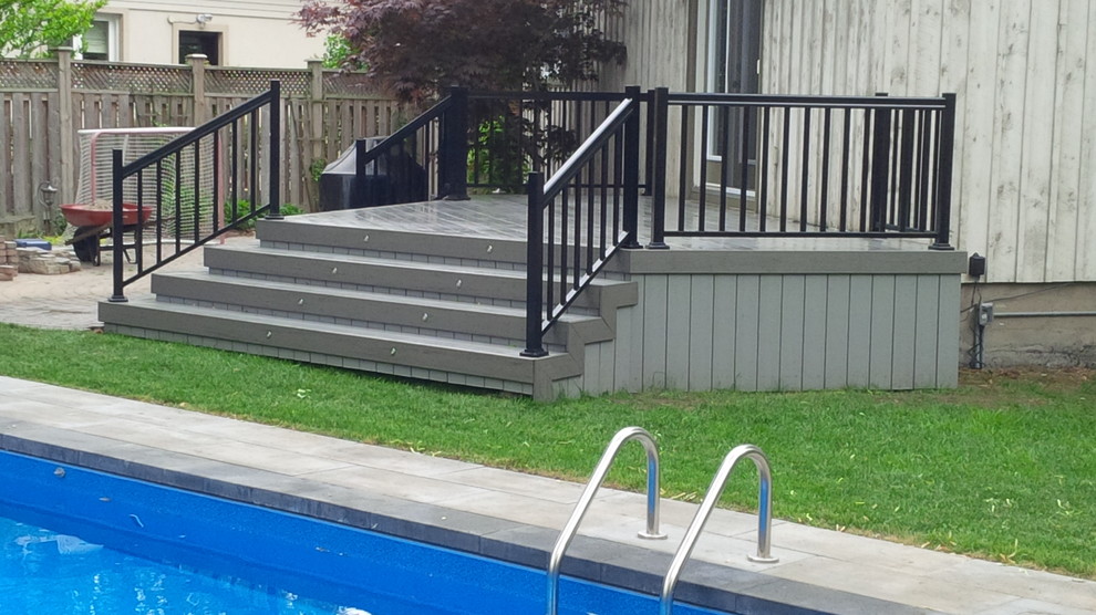 Deck - modern deck idea in Toronto