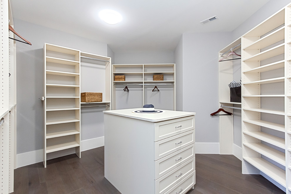 Example of a transitional closet design in DC Metro