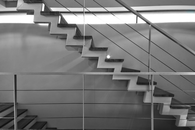 Einfamilienhaus KU09 contemporary-staircase