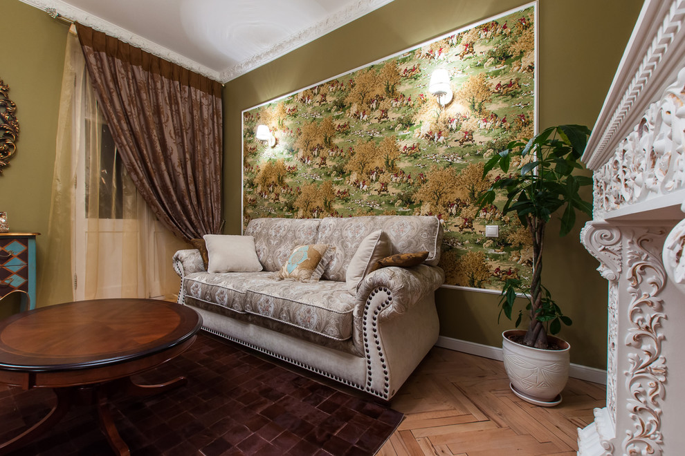 Диван, камин, библиотека