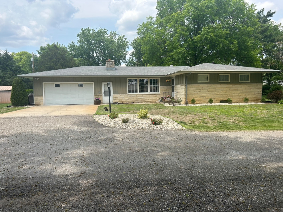 Limestone Ranch Paint 1960's ranch with limestone exterior design/paint ideas | Houzz Forum
