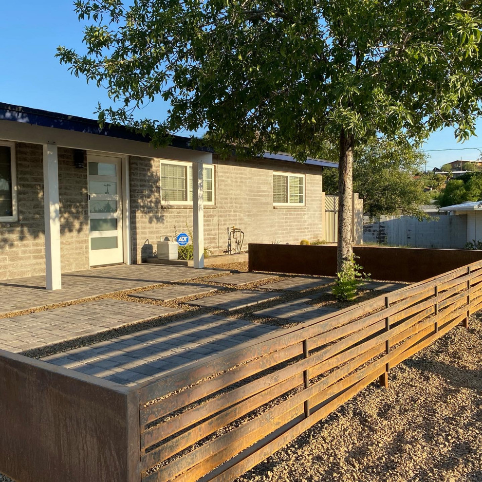 Front yard landscape