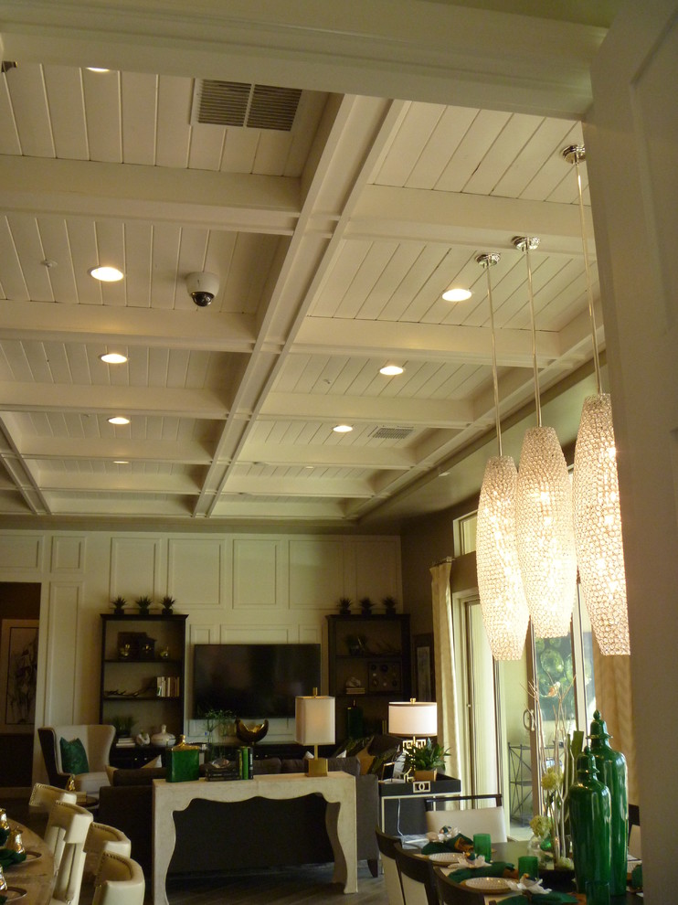 Kitchen - transitional kitchen idea in Phoenix