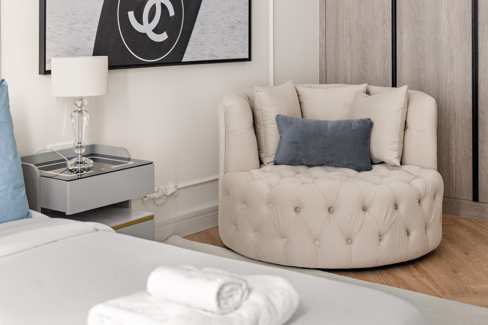 Oxford Terrace: A French Chic Studio Retreat