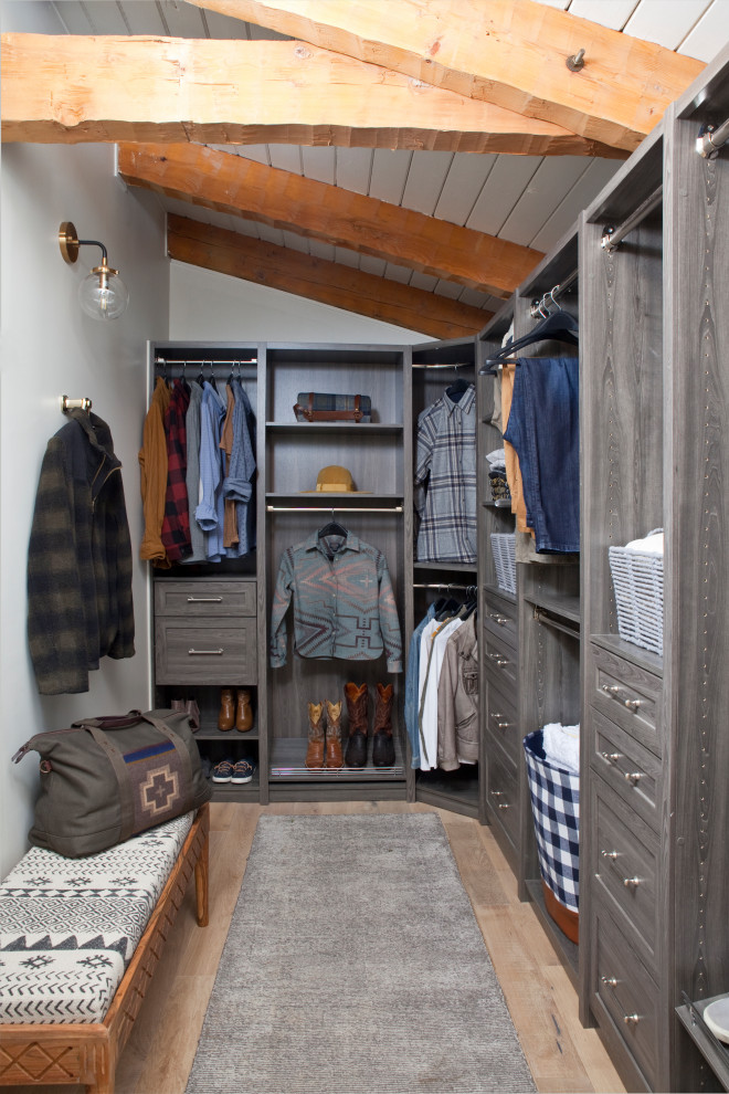 Design ideas for a country storage and wardrobe in Atlanta.