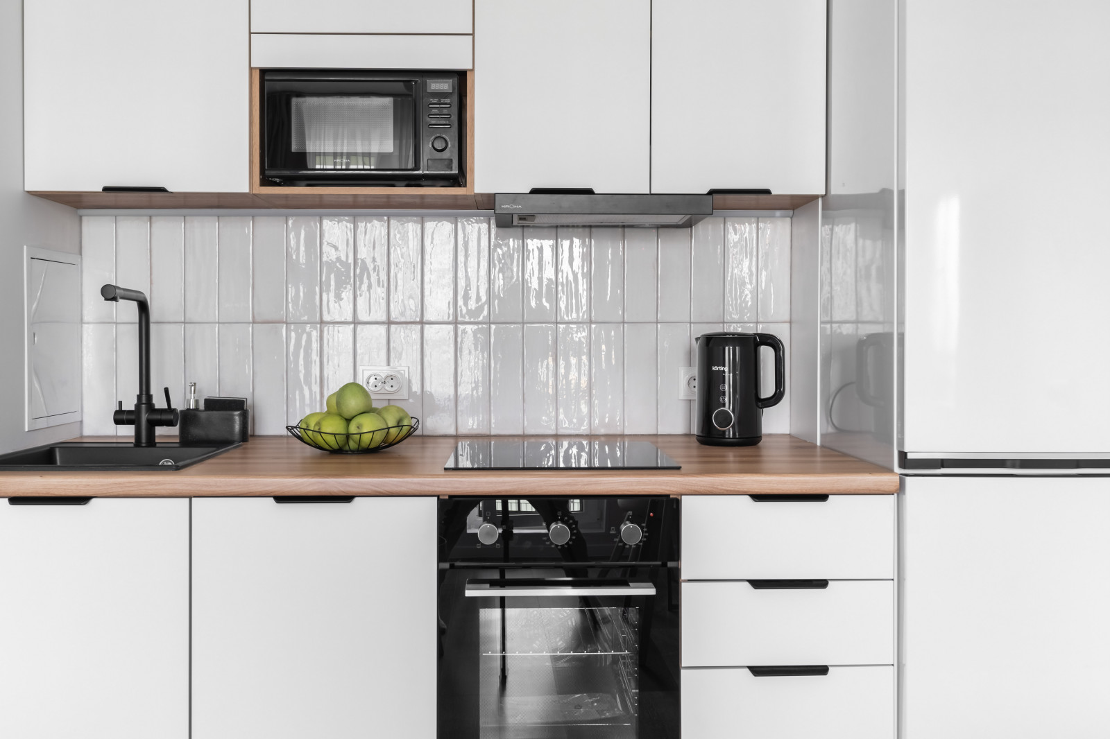 Парадный ансамбль, 2евро, 32м2